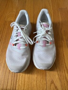 On Running Women's Light Gray and Pink Running Shoes